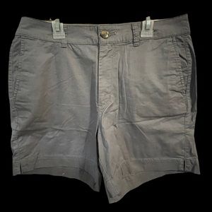 *Womens Old Navy High-Rise Everyday Shorts, great condition!*